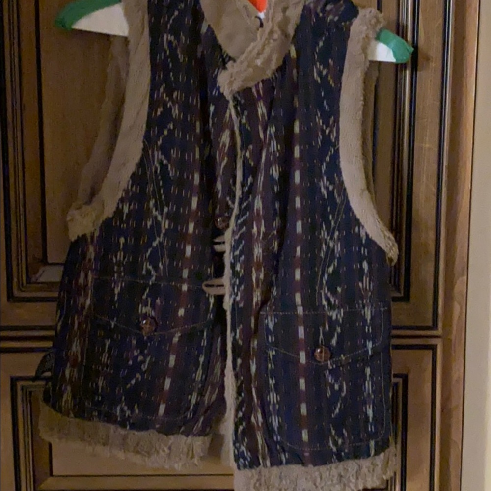 🌺❤️Macy’s Reversible vest - Picture 3 of 4